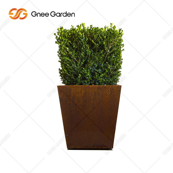 a corten steel flowerpot 11 a corten steel flowerpot 11